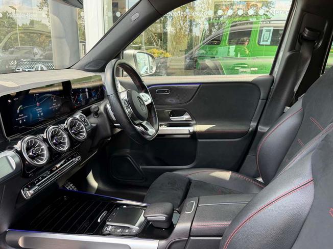 MERCEDES-BENZ GLB Photo 3