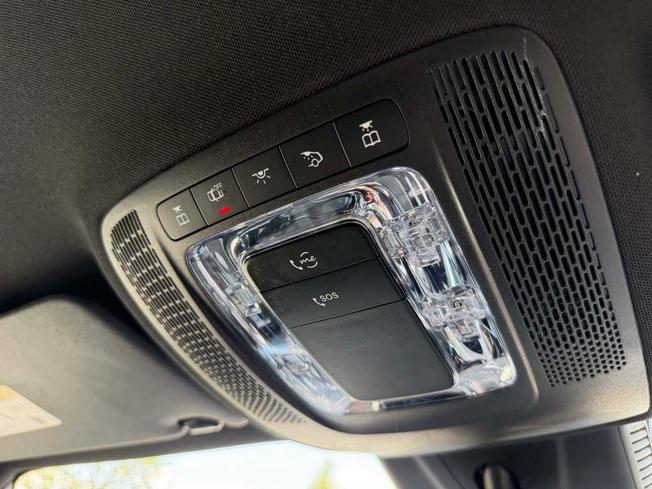 MERCEDES-BENZ GLB Photo 39