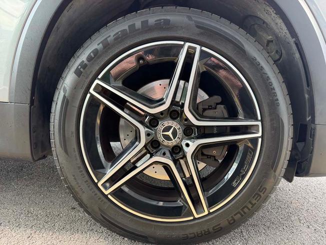 MERCEDES-BENZ GLB Photo 6