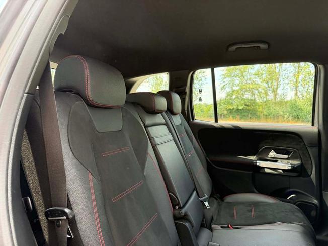 MERCEDES-BENZ GLB Photo 8