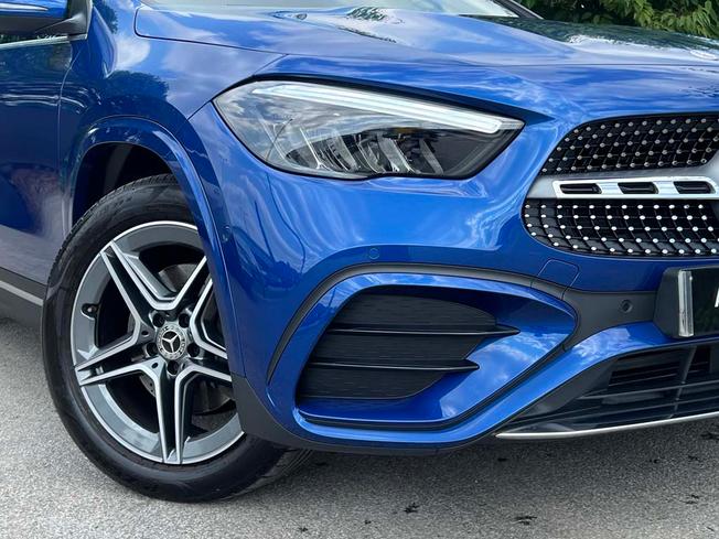 MERCEDES-BENZ GLA Photo 12