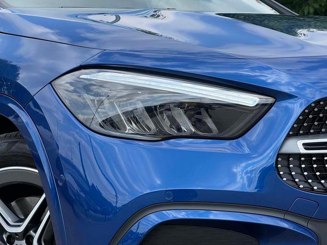MERCEDES-BENZ GLA Photo 13