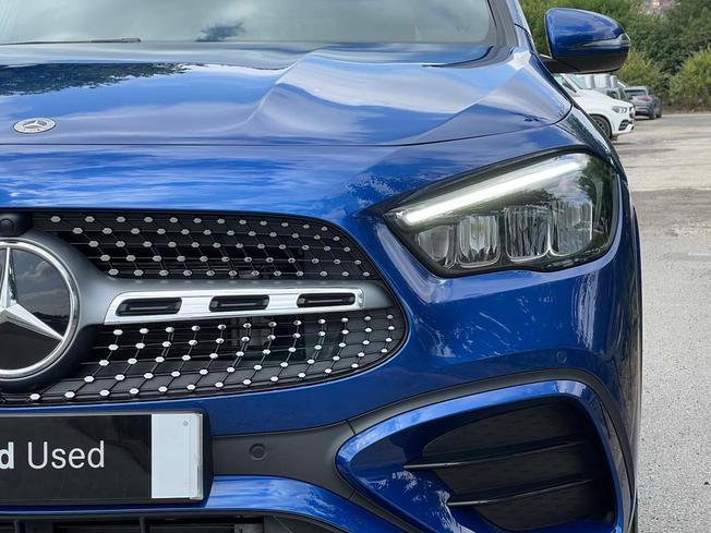 MERCEDES-BENZ GLA Photo 18
