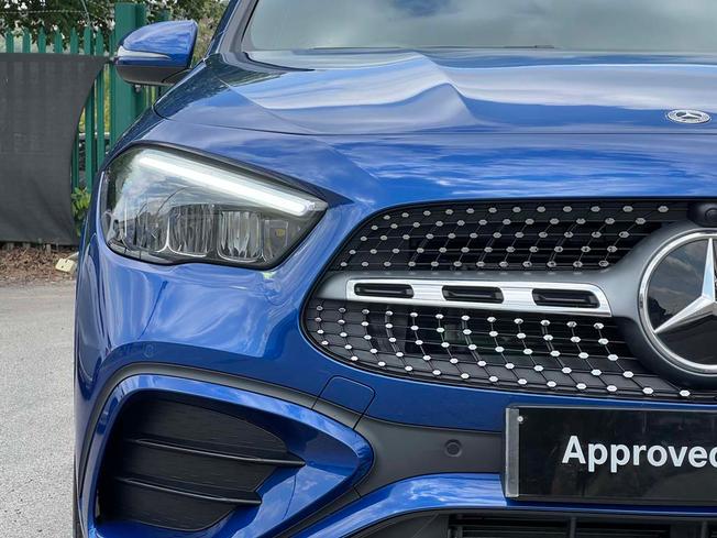 MERCEDES-BENZ GLA Photo 19