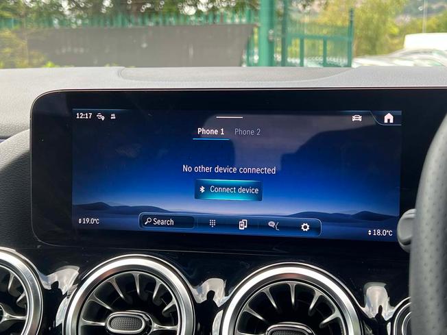 MERCEDES-BENZ GLA Photo 29