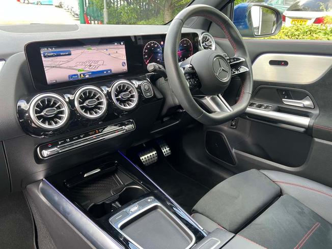 MERCEDES-BENZ GLA Photo 3