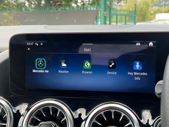 MERCEDES-BENZ GLA Photo 33
