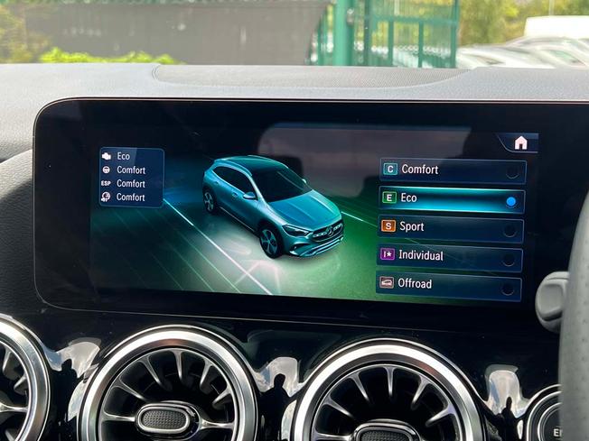 MERCEDES-BENZ GLA Photo 35