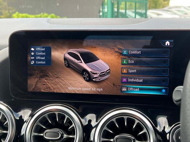 MERCEDES-BENZ GLA Photo 36