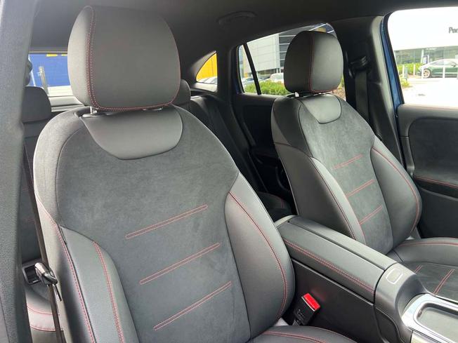 MERCEDES-BENZ GLA Photo 40