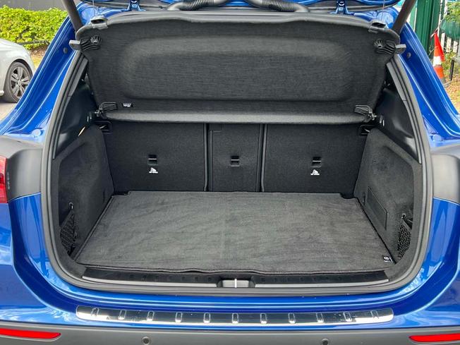 MERCEDES-BENZ GLA Photo 9