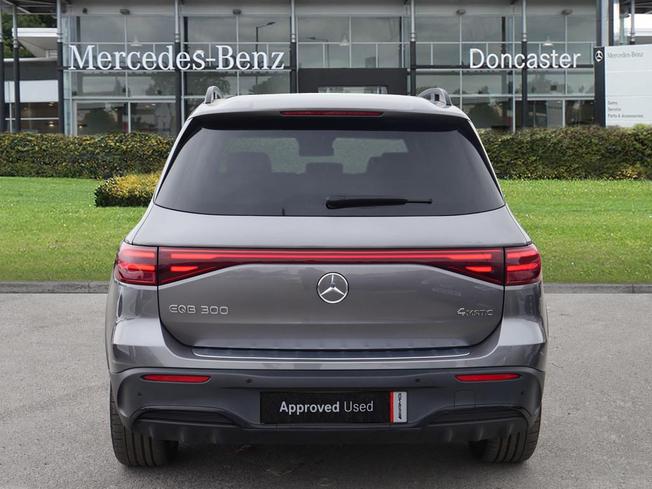 MERCEDES-BENZ Eqb Photo 11