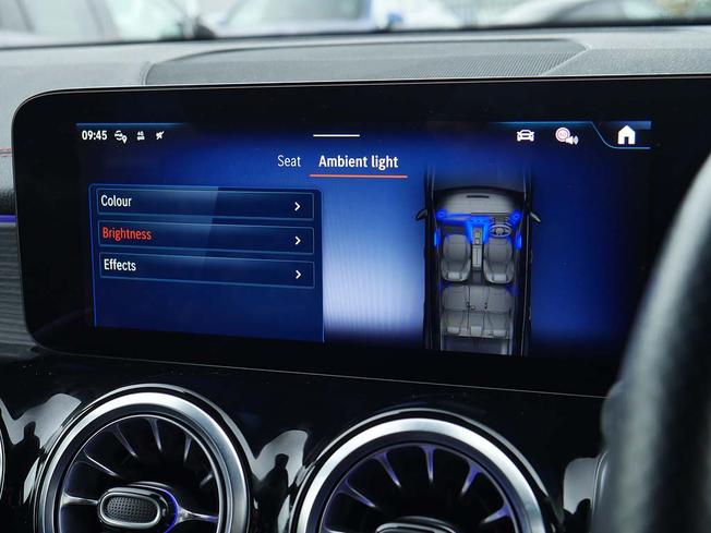 MERCEDES-BENZ Eqb Photo 26