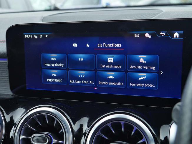 MERCEDES-BENZ Eqb Photo 28