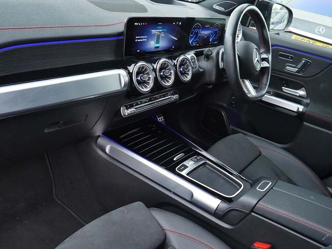 MERCEDES-BENZ Eqb Photo 3