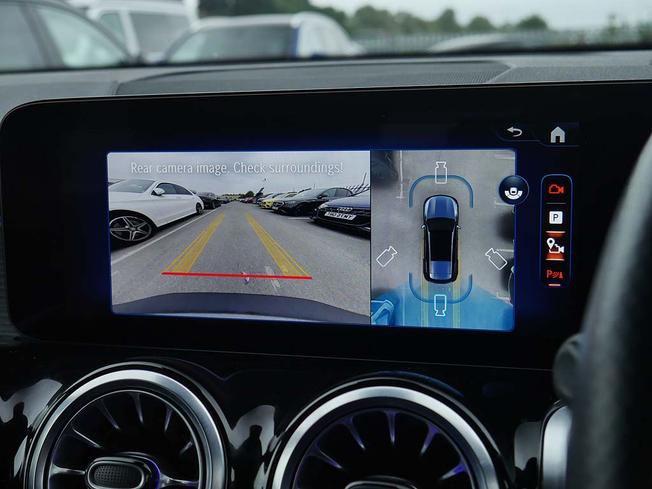 MERCEDES-BENZ Eqb Photo 33