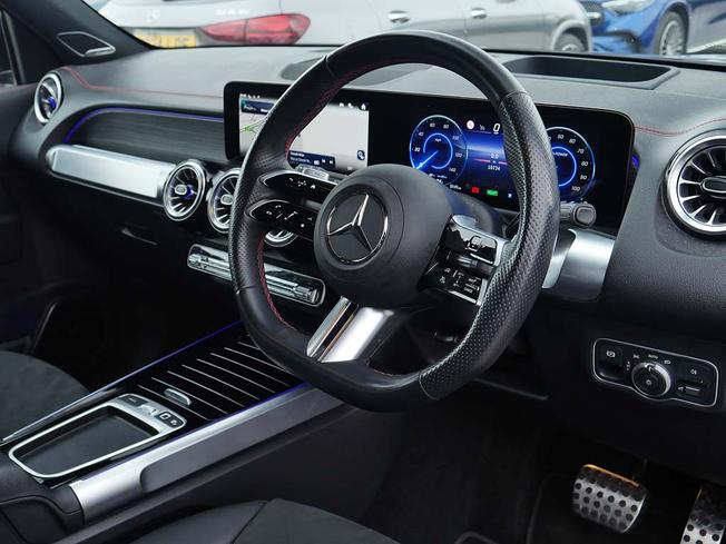 MERCEDES-BENZ Eqb Photo 36