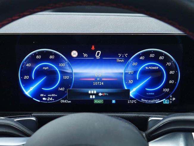 MERCEDES-BENZ Eqb Photo 4