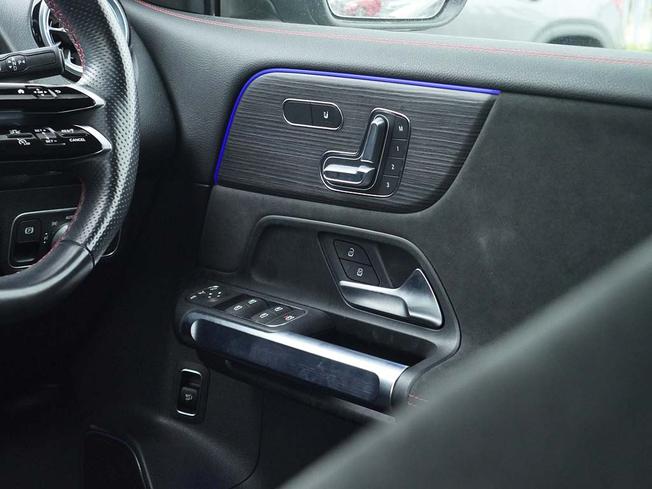 MERCEDES-BENZ Eqb Photo 42