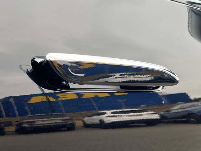 MERCEDES-BENZ Eqe Photo 15