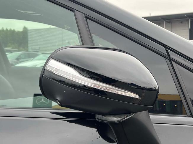 MERCEDES-BENZ Eqe Photo 16