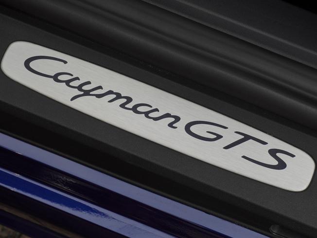 PORSCHE 718 Cayman Photo 20
