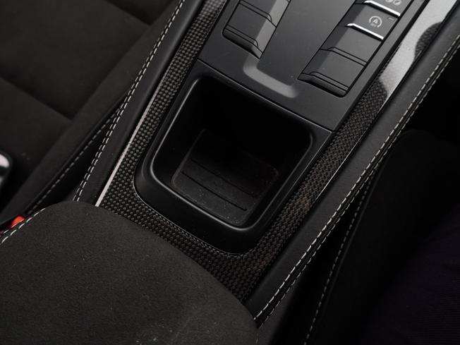 PORSCHE 718 Cayman Photo 48