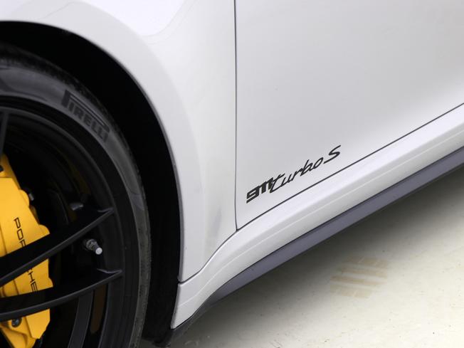 PORSCHE 911 Photo 16