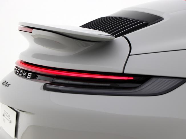PORSCHE 911 Photo 20