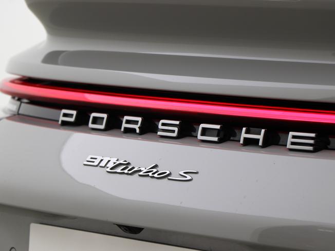 PORSCHE 911 Photo 23