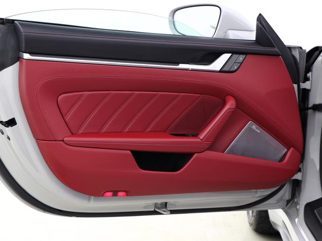 PORSCHE 911 Photo 33