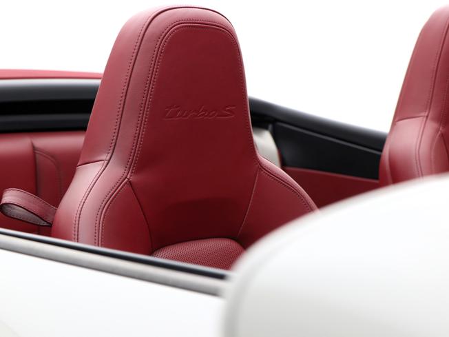 PORSCHE 911 Photo 39