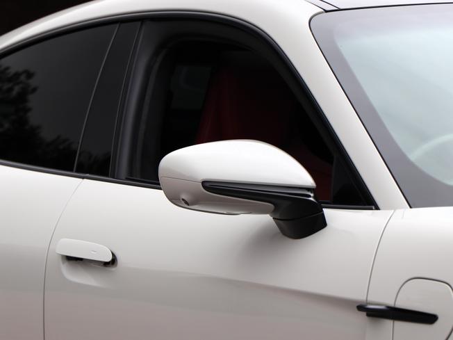 PORSCHE Taycan Photo 11