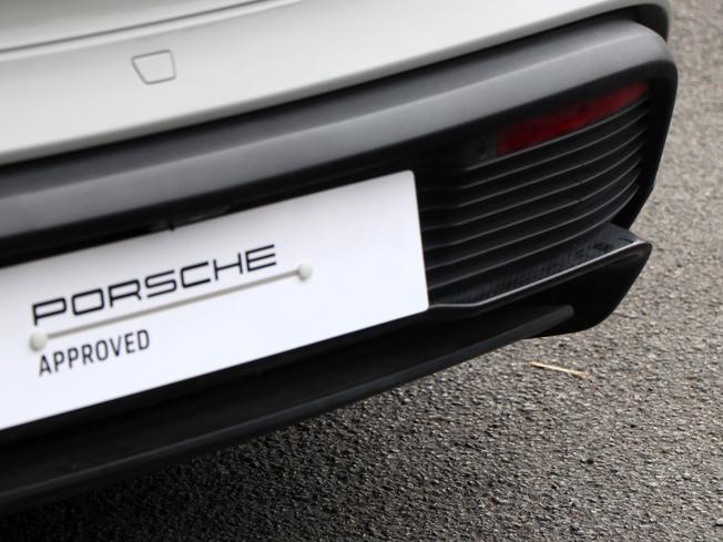 PORSCHE Taycan Photo 20