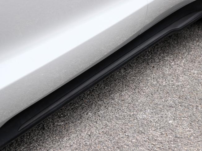 PORSCHE Taycan Photo 22