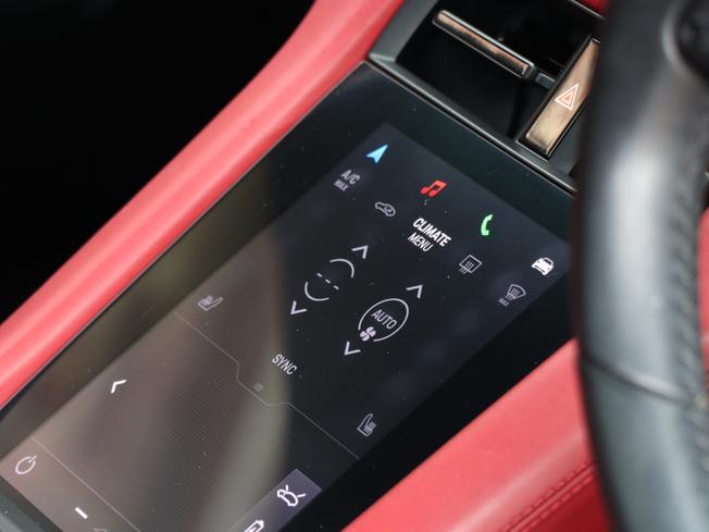 PORSCHE Taycan Photo 33
