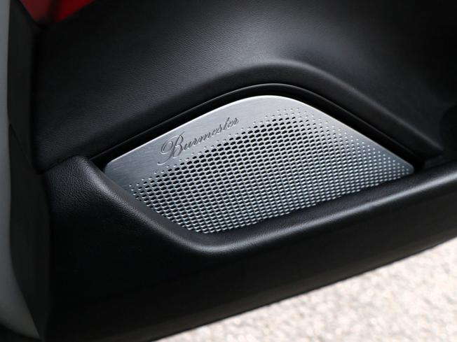 PORSCHE Taycan Photo 38