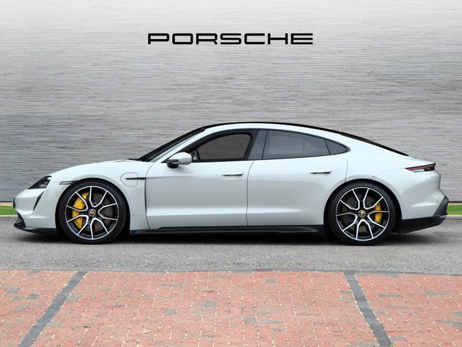 PORSCHE Taycan Photo 5
