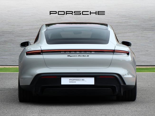 PORSCHE Taycan Photo 7