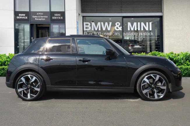 MINI Cooper Photo 3
