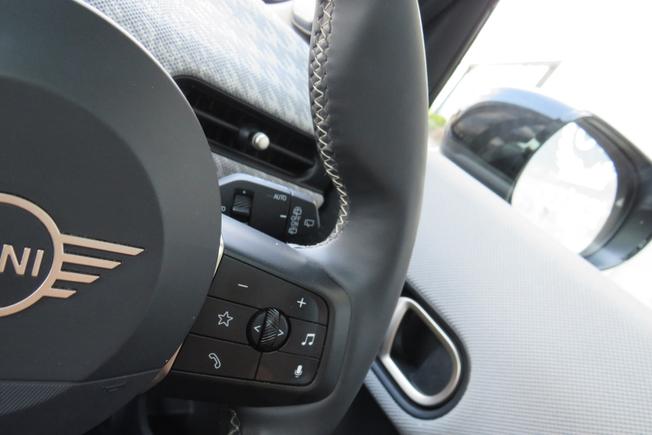 MINI Cooper Photo 9