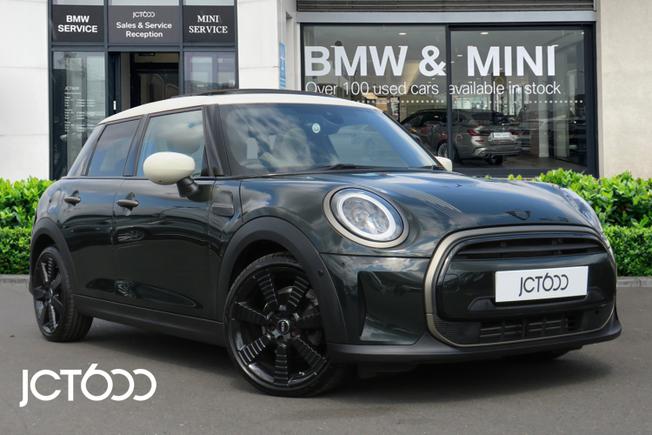 MINI Hatch Photo 1