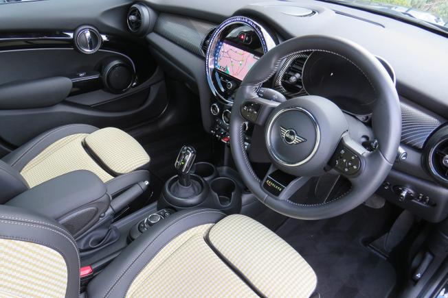 MINI Hatch Photo 12