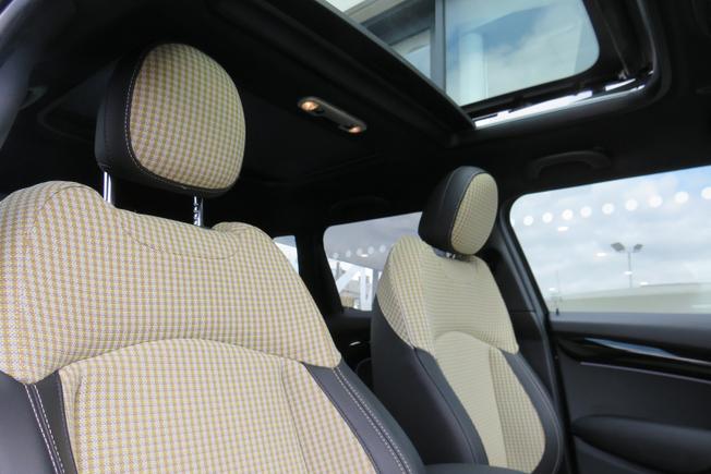 MINI Hatch Photo 13