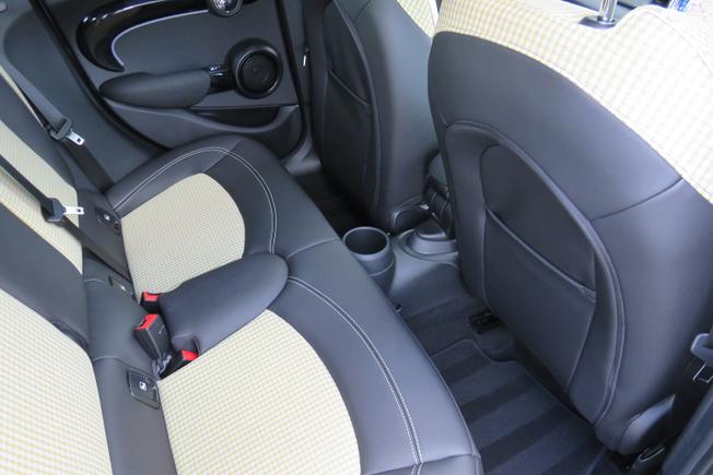 MINI Hatch Photo 16