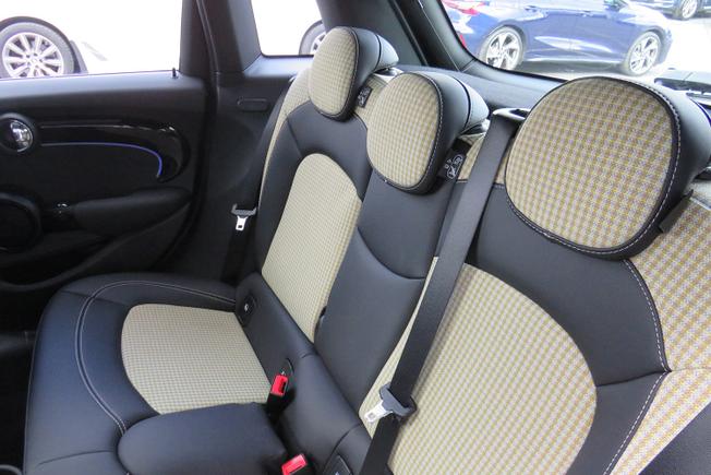MINI Hatch Photo 22