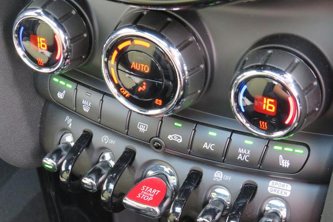 MINI Hatch Photo 38