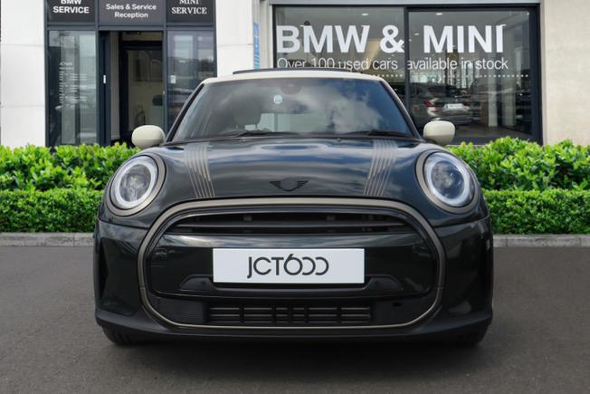 MINI Hatch Photo 4