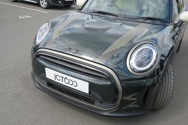 MINI Hatch Photo 8
