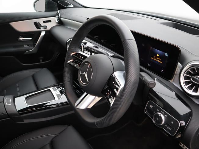 MERCEDES-BENZ CLA Class Photo 12